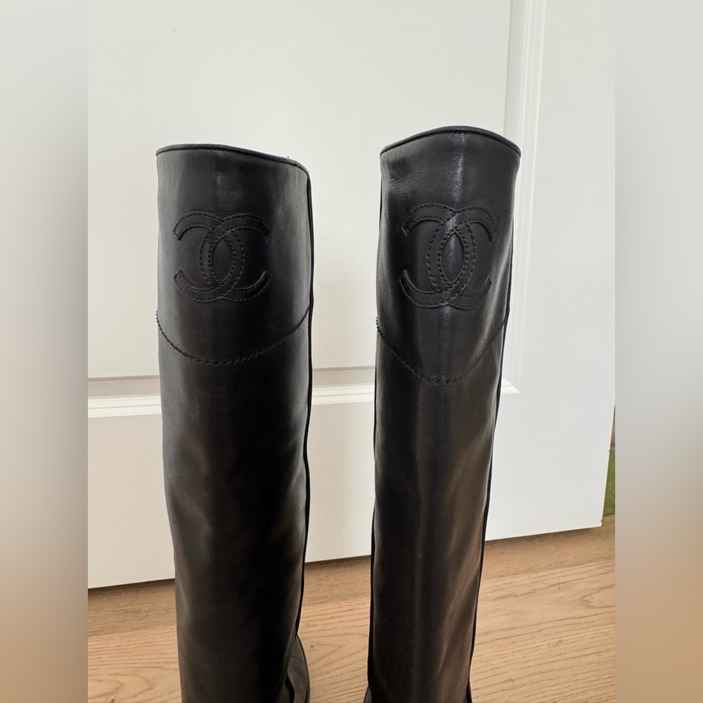 CHANEL Black Leather Knee-High  Boots - Picture 9 of 15